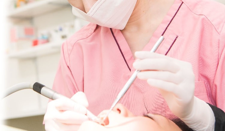 アットホームな雰囲気で、女性歯科医師が院長のきめ細やかな診察です。